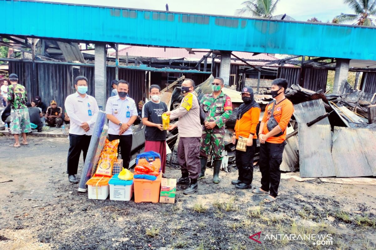 BPBD Kabupaten PPU serahkan bantuan logistik kepada korban kebakaran