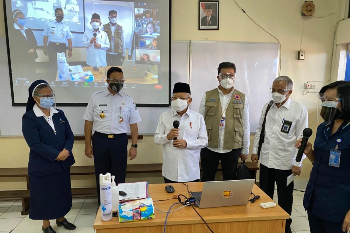 Vice President, Jakarta Governor observe direct learning at  schools