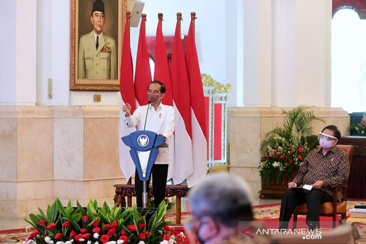 Presiden Jokowi minta perbankan terus tingkatkan penyaluran kredit