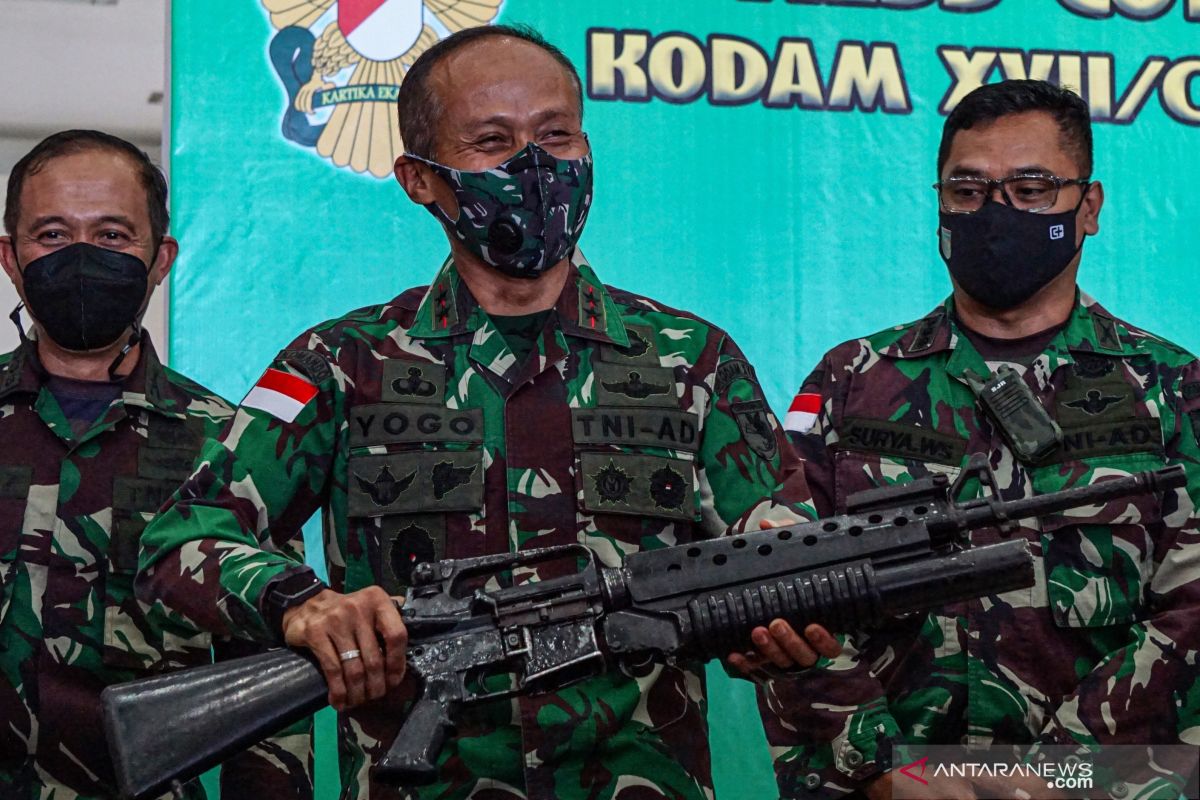 Pangdam Cenderawasih: Lima senpi KSB bukan milik TNI-Polri