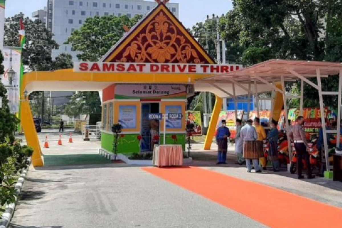Samsat Drive Thru Riau raih Rp1 miliar dalam sebulan operasional