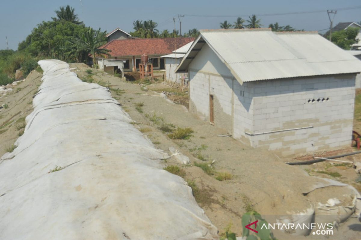 Tanggul amblas di Pebayuran-Bekasi diperbaiki mulai November 2021