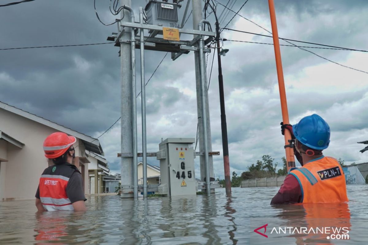 PLN putus aliran listrik di wilayah Kalteng terdampak banjir