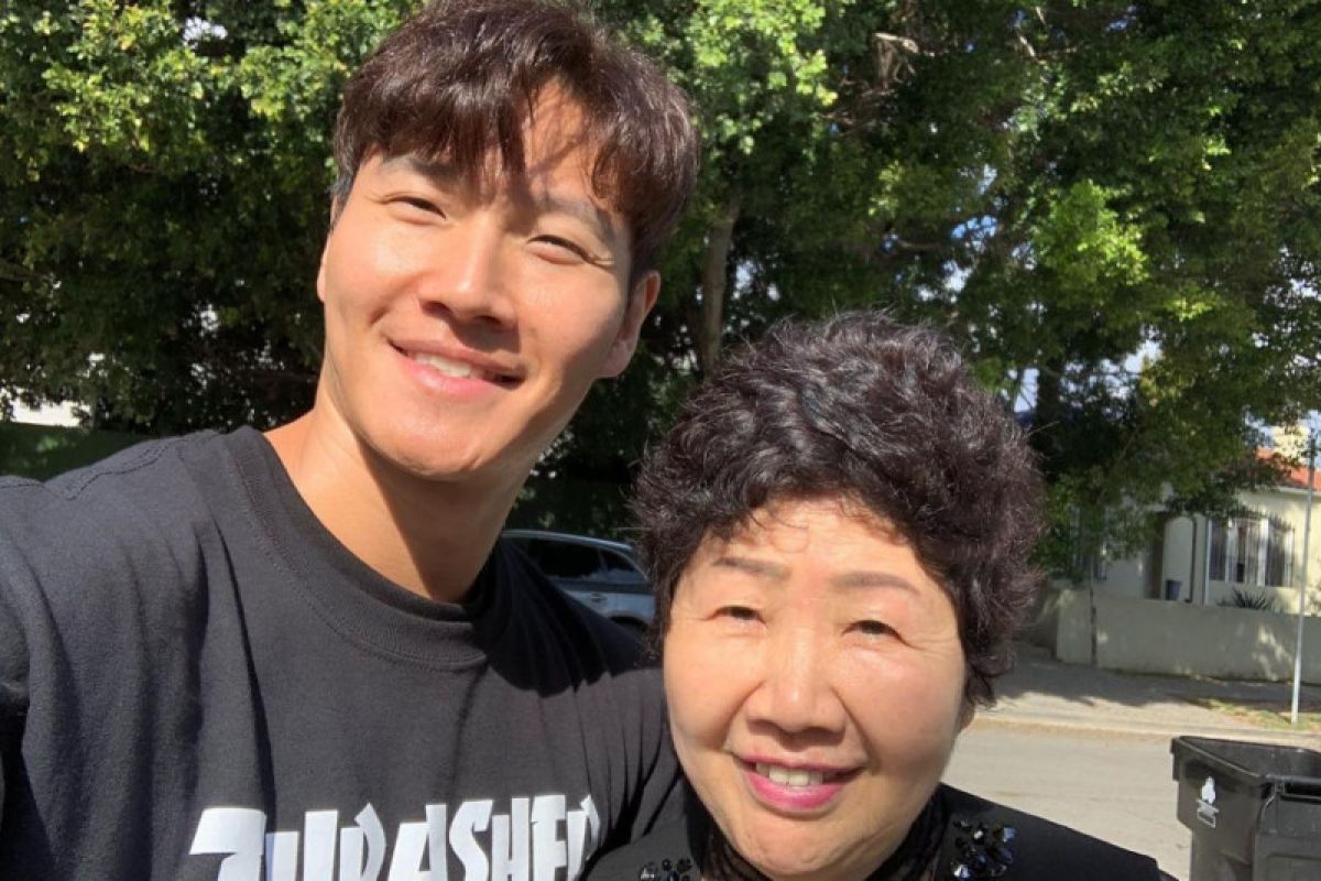 Kim Jong Kook donasikan Rp858 juta dari penghasilan YouTube