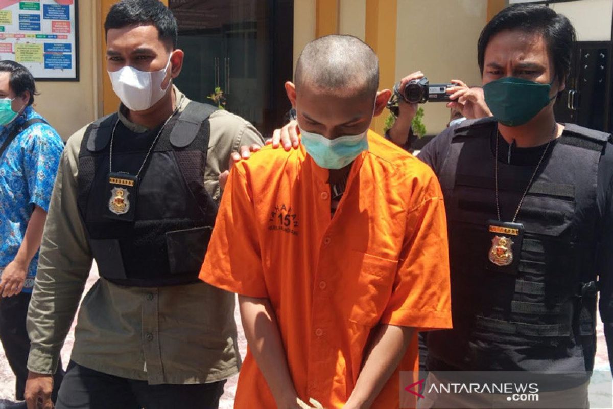 Polisi tangkap mahasiswa pengguna sertifikat vaksin palsu di Palangka Raya