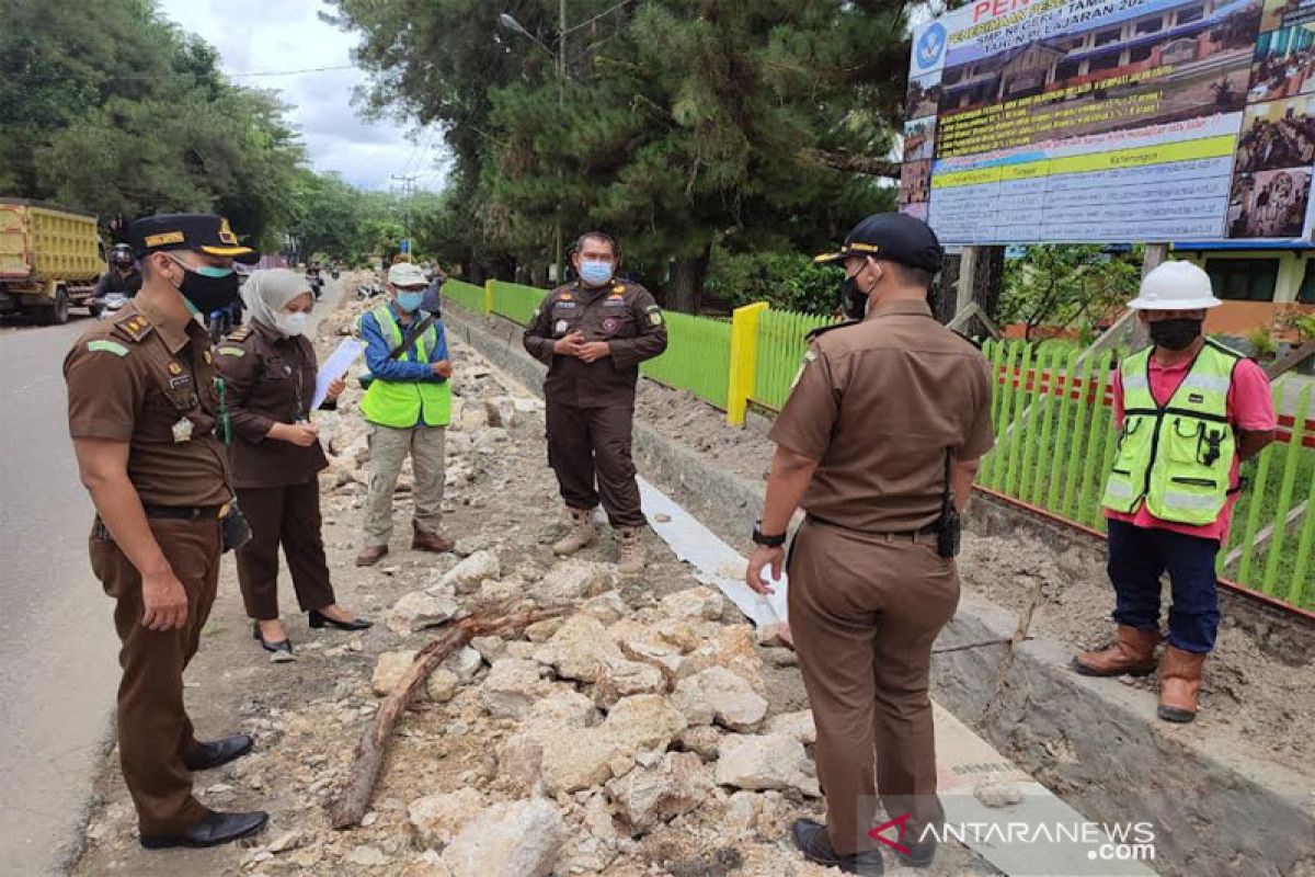 Jaksa Bartim cek proyek jalan senilai Rp5,3 miliar