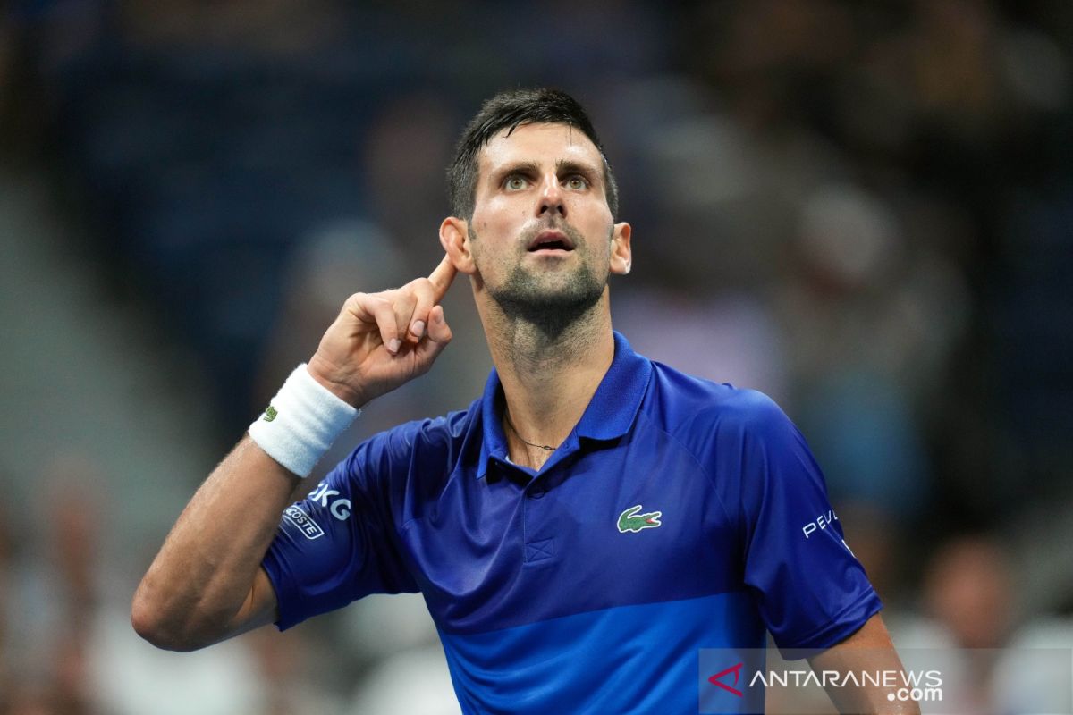 Djokovic siap beraksi di nomor ganda Paris Masters