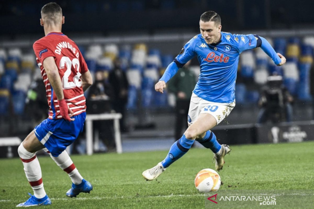 Pulih dari memar paha, Piotr Zielinski siap kembali merumput saat Napoli hadapi Juventus