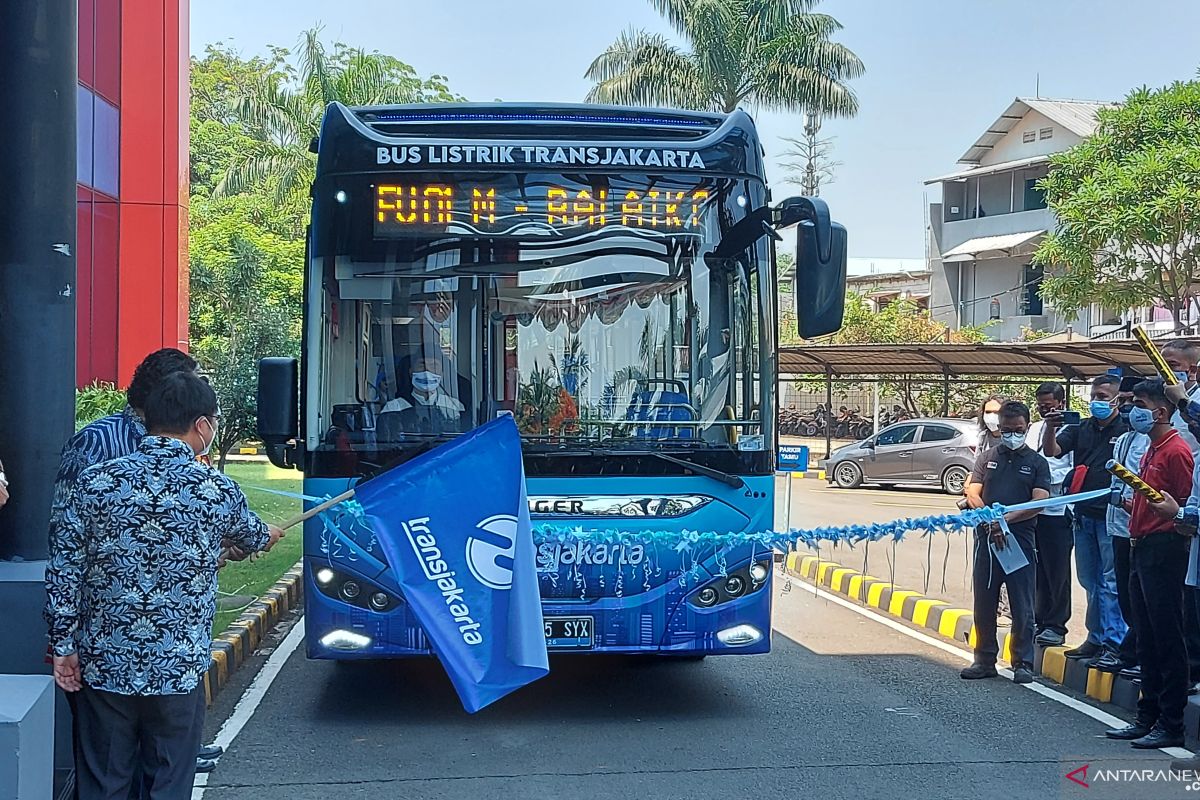 TransJakarta uji coba satu unit bus listrik rute Blok M-Kota