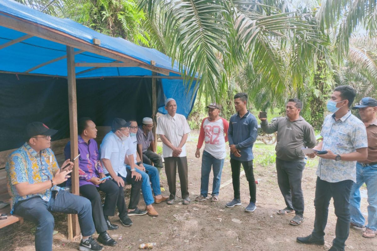 Pansus DPRD Provinsi Jambi tinjau lokasi konflik antara KTH Alam Rimbo Lestari dengan PT Agrindo