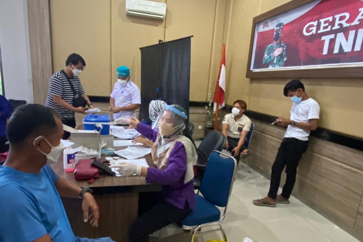 Polres Bangka Barat bantu mempercepat vaksinasi COVID-19