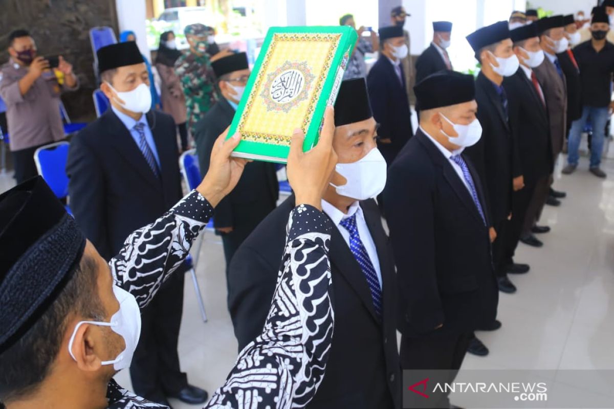 Plt. Bupati Probolinggo delegasikan camat lantik 226 penjabat kades