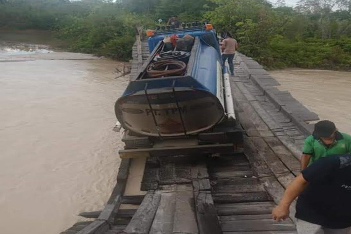 Jembatan Sei Rawi I ambruk, DPU Gumas segera lakukan penanganan