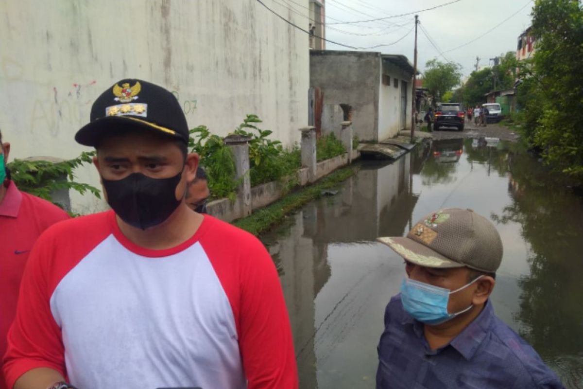 Tinjau banjir di Jalan Ampera, Bobby janjikan perbaikan