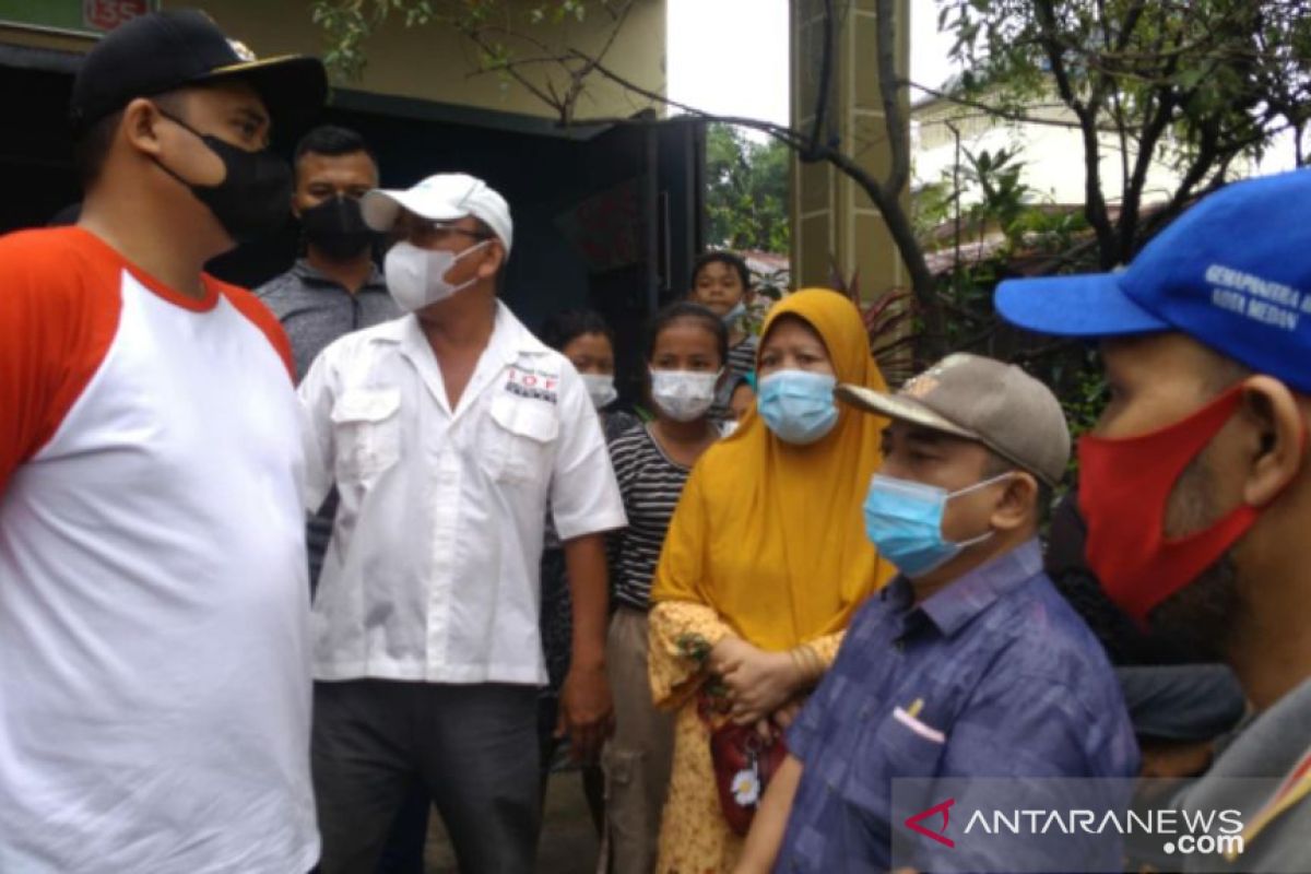 Warga mengadu kena pungli e-KTP dan KK, Bobby Nasution minta kepling kembalikan uang