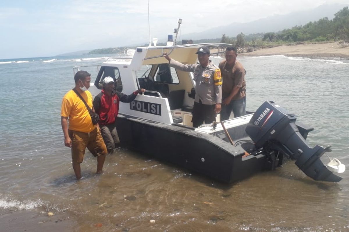 Gelombang tinggi jadi kendala pencarian korban banjir di Matim