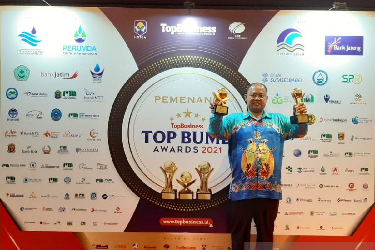 PDAM Jayapura kembali meraih penghargaan pada ajang TOP BUMD 2021