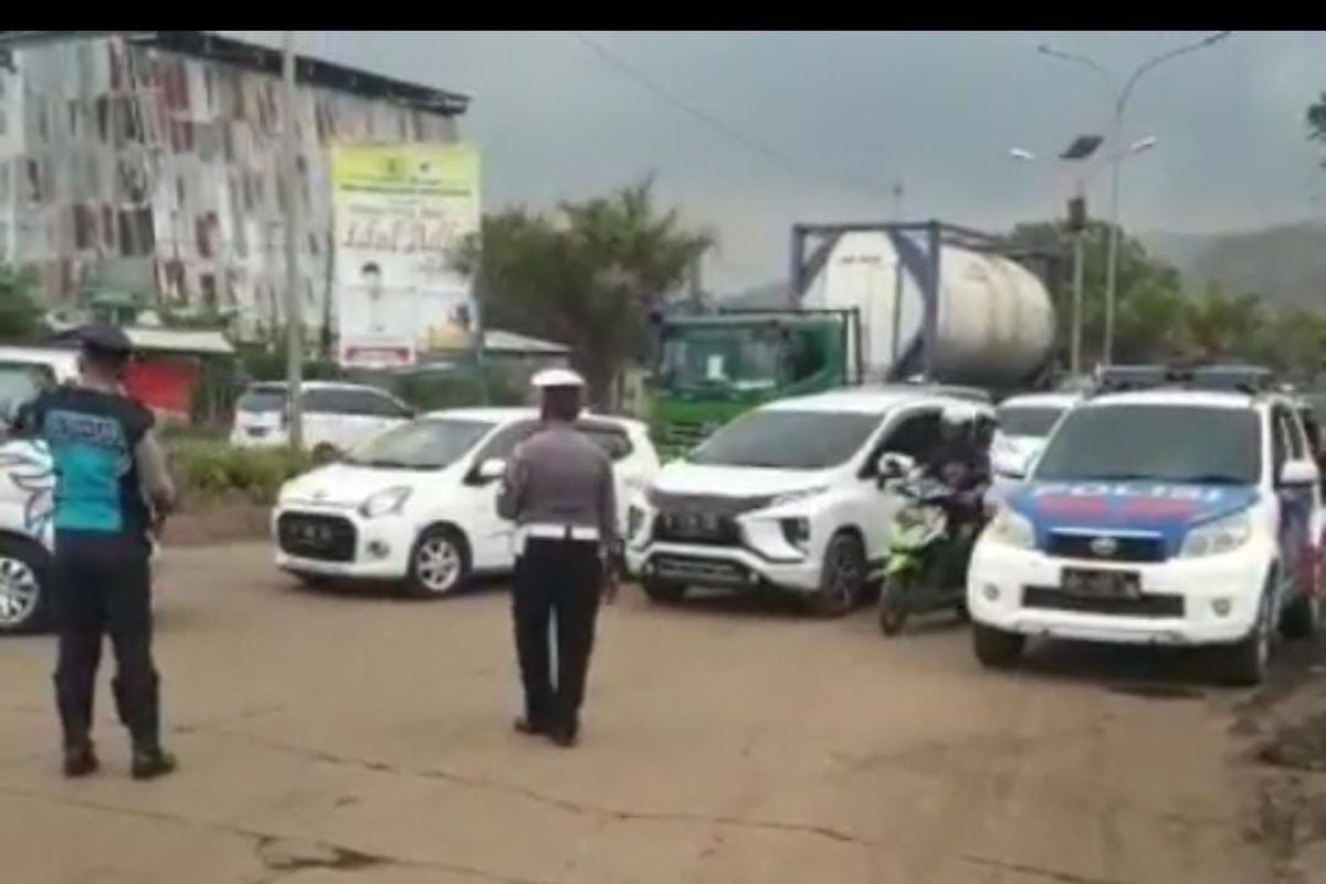 Polda Banten batasi wisatawan ke Pantai Anyer dan Carita