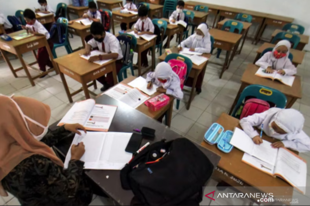 Sekolah tatap muka di Karawang digelar bertahap