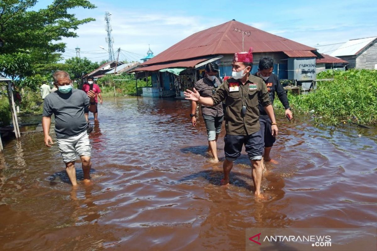 Agustiar Sabran bantu warga terdampak banjir di Palangka Raya