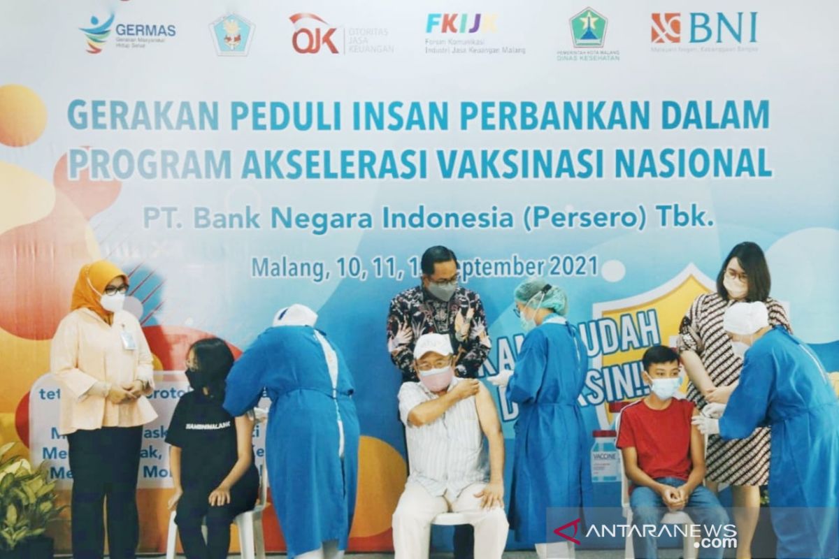 BNI gandeng OJK dan FKIJK vaksinasi warga Kota Malang percepat 