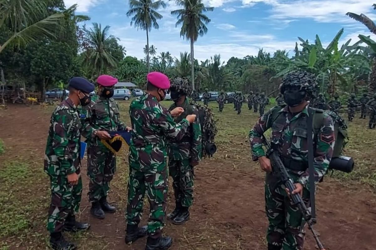 Danlantamal VIII buka latihan tempur darat Yonmarhanlan Bitung