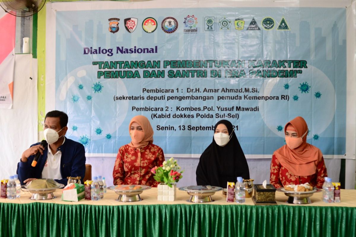 Dharma Wanita Kemenpora mengapresiasi vaksinasi di pesantren Makassar