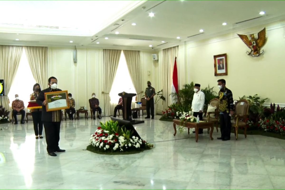 Gubernur Lampung terima penghargaan peringkat pertama produksi padi nasional