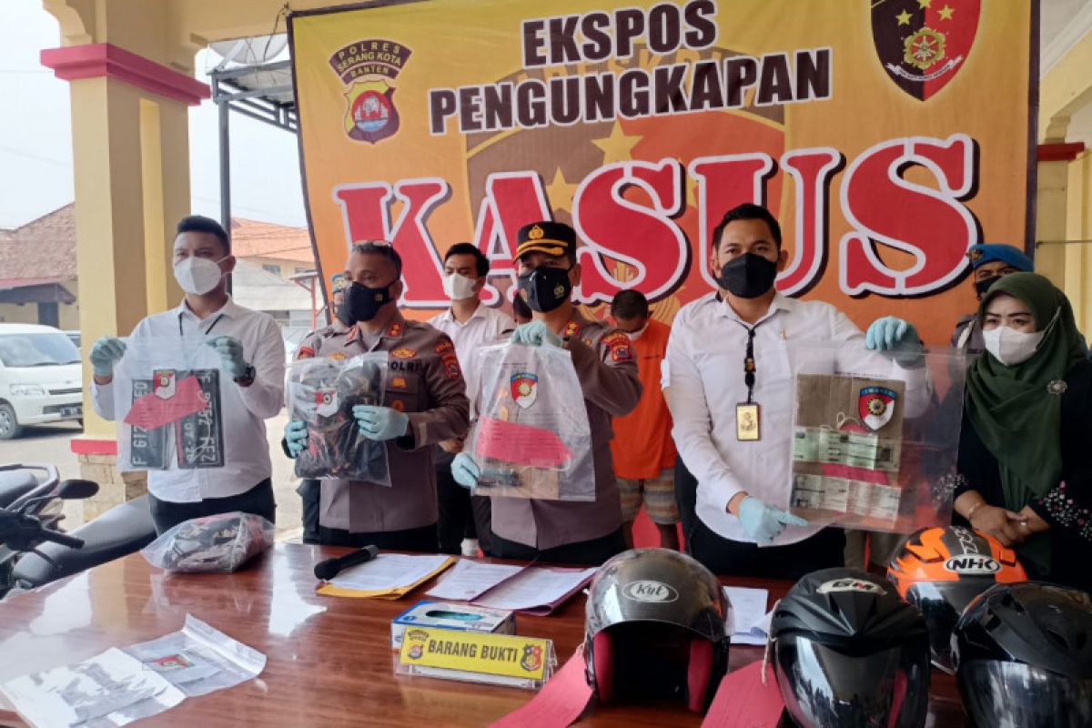 Polresta Serang tangkap 5 tersangka pencurian modus pecah kaca mobil