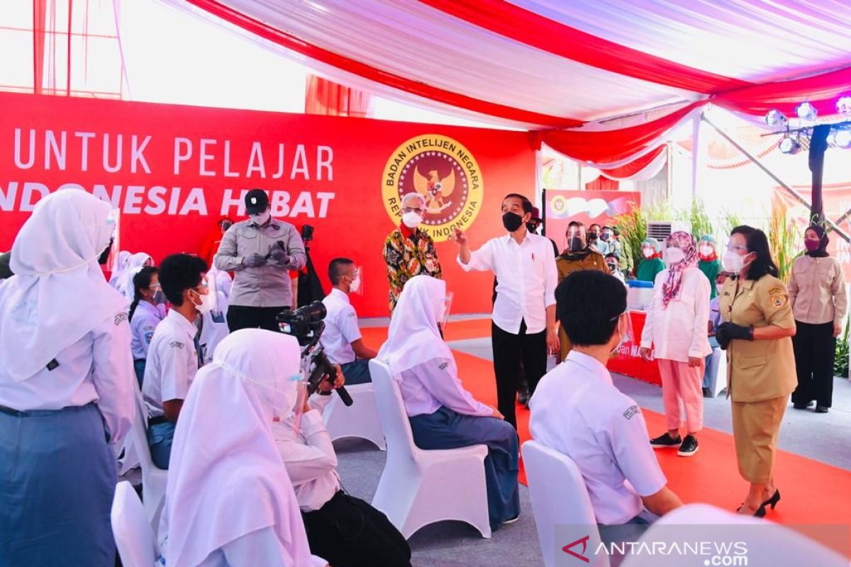 Presiden Jokowi: Kepala sekolah agar kejar kepala daerah tuntaskan vaksinasi