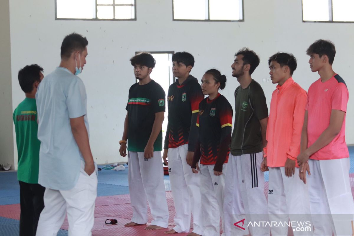 Tim taekwondo Sumbar targetkan satu medali emas di PON Papua