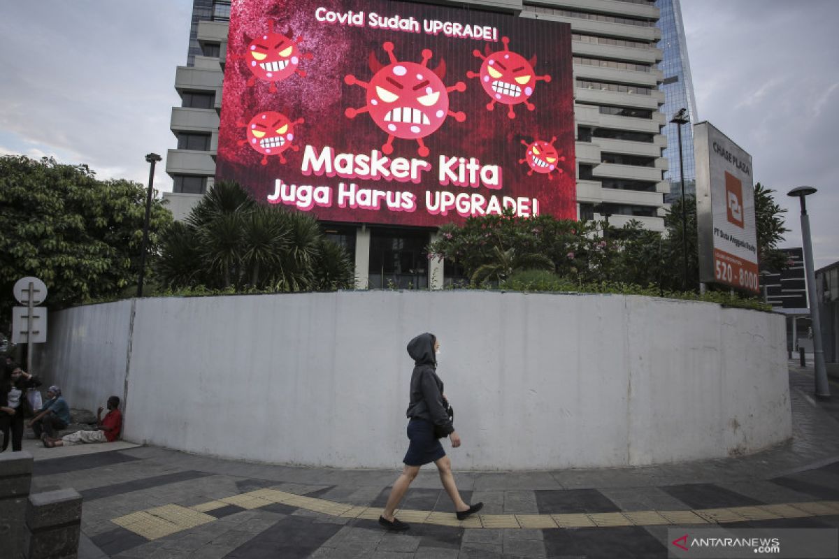Indonesians urged to remain vigil despite drop in COVID-19 cases