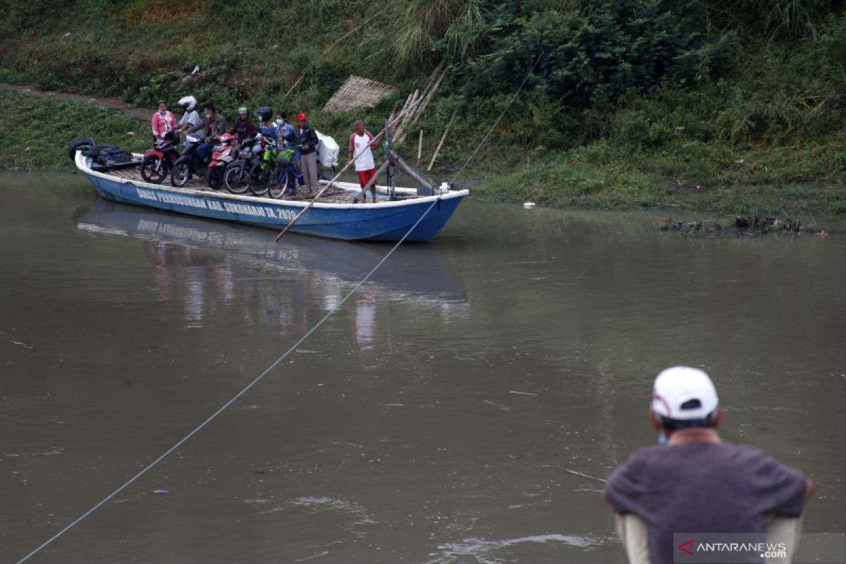 Perahu penyeberangan Tuban-Bojonegoro tenggelam di Bengawan Solo