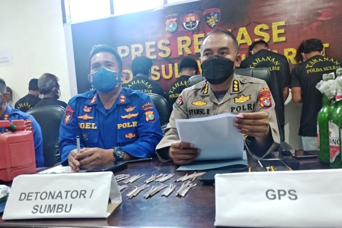 Polda Sulbar tangkap 11 nelayan kedapatan gunakan ratusan bom ikan