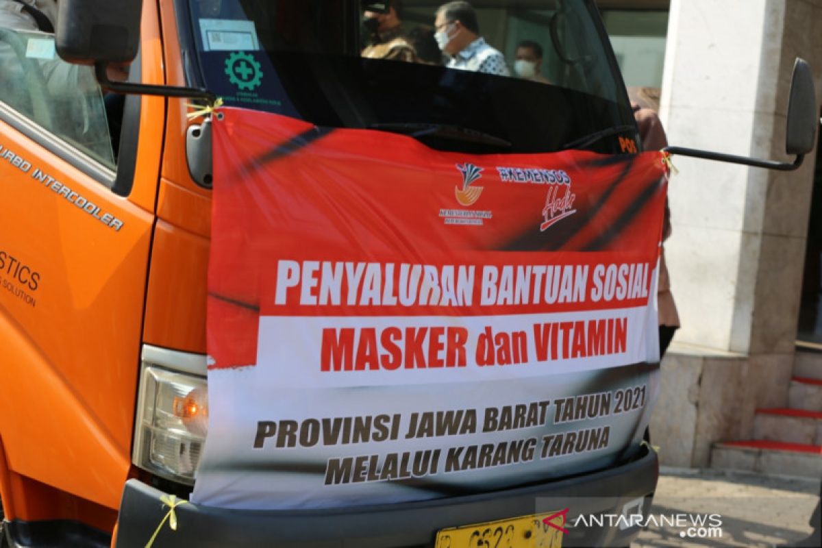 Kemensos bagikan 200.660 paket masker dan vitamin ke warga  tidak mampu