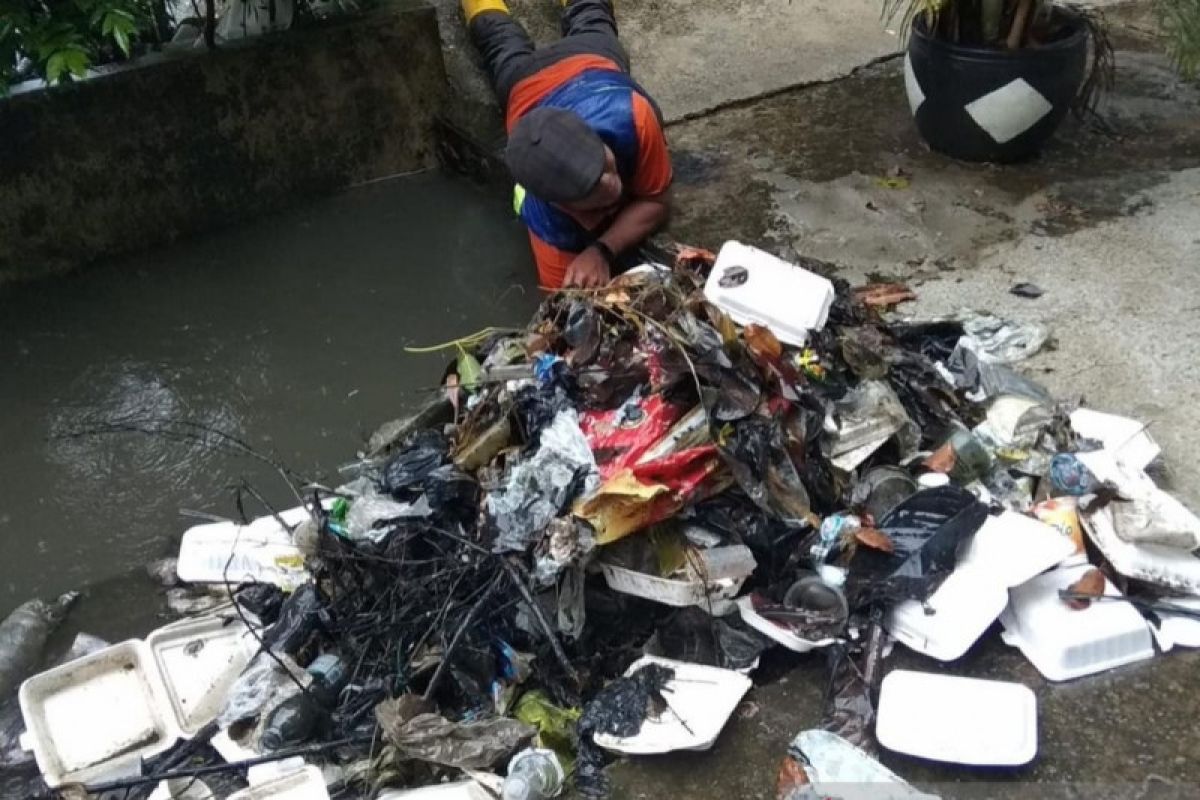 Tekan risiko banjir, BPBD Sumatera Selatan minta pemda benahi drainase