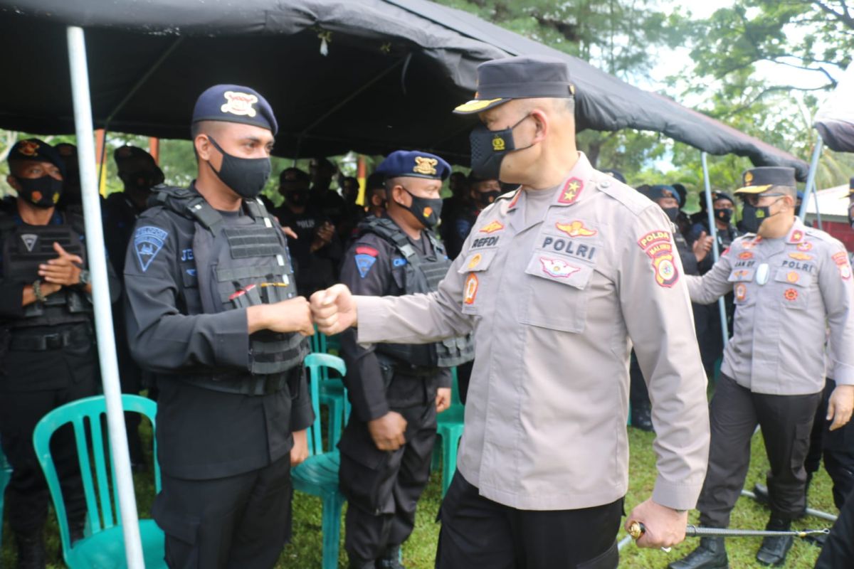 Kapolda Maluku bekali personel Brimob yang dikirim amankan PON Papua, emban kepercayaan negara