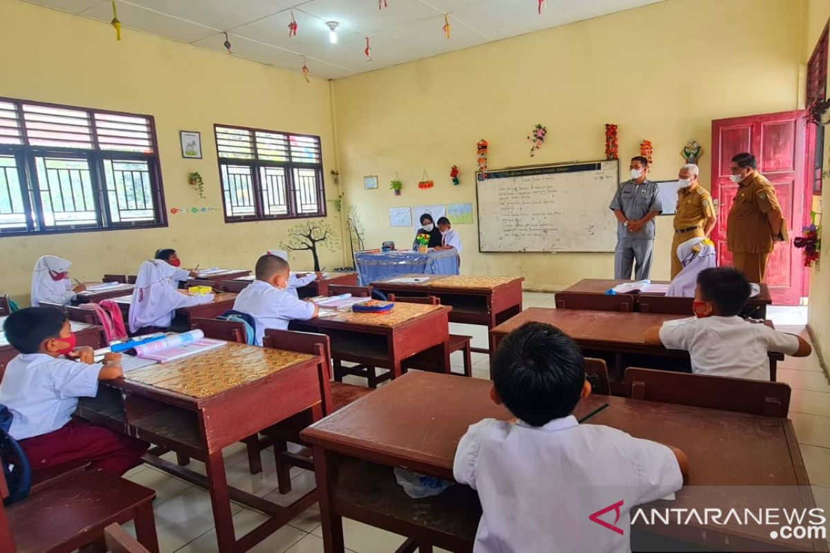 Bupati Asahan pastikan belajar tatap muka gunakan prokes