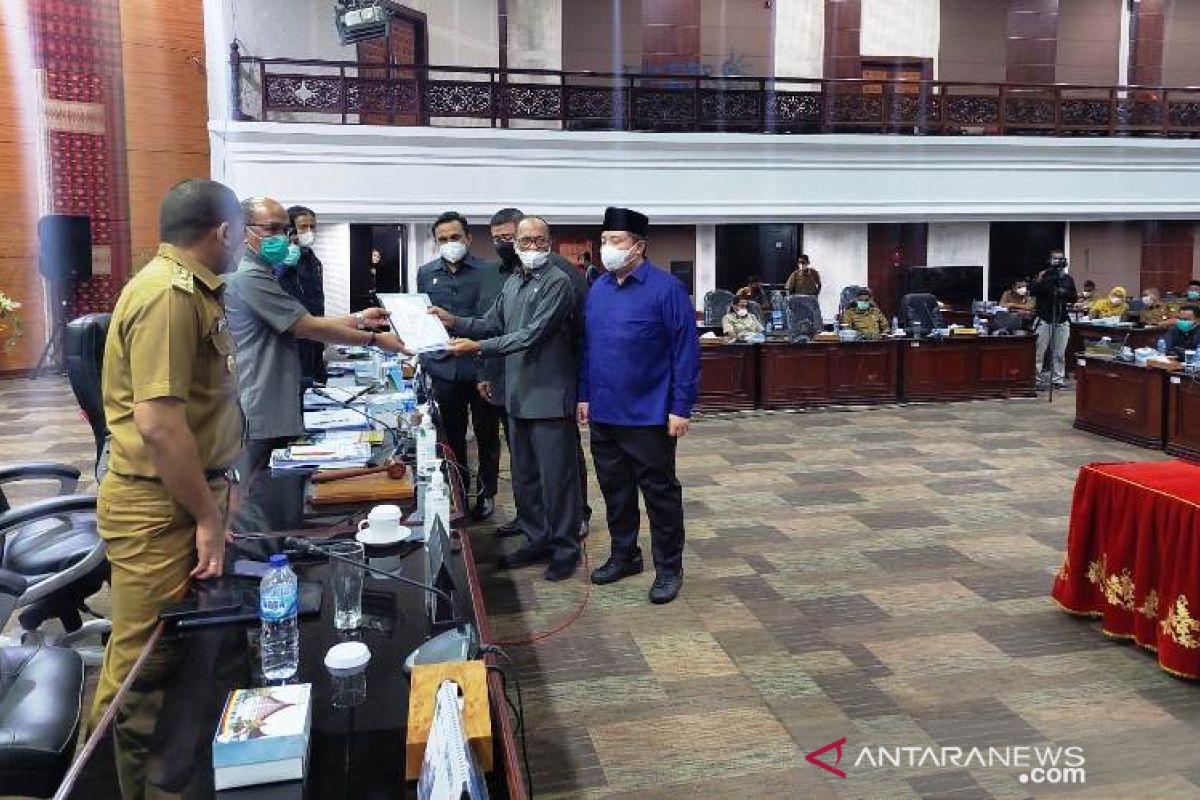 Tiga fraksi DPRD Sumbar ajukan hak angket persoalan surat sumbangan bertandatangan gubernur