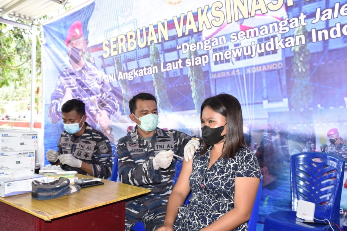 Lantamal VIII kembali gelar vaskinasi di Kampung Bahari Nusantara