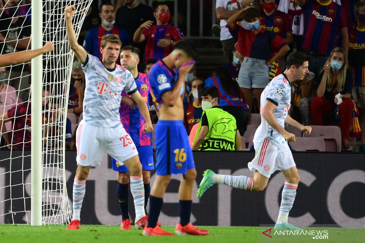 Liga Champions, Bayern Muenchen tekuk Barcelona 3-0, Robert Lewandowski cetak brace