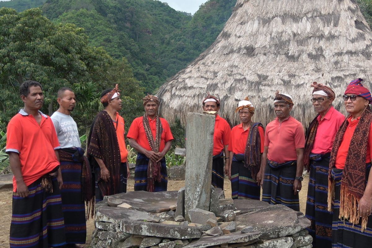 Masyarakat adat dinamis berikatan batin kuat ruang geografis