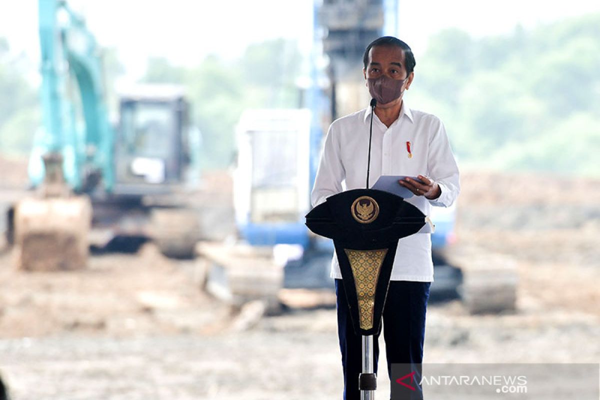 Presiden "groundbreaking" pabrik baterai kendaraan listrik pertama RI