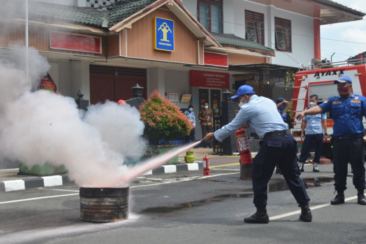 Rutan Kelas IIB Wates simulasi penanganan kebakaran