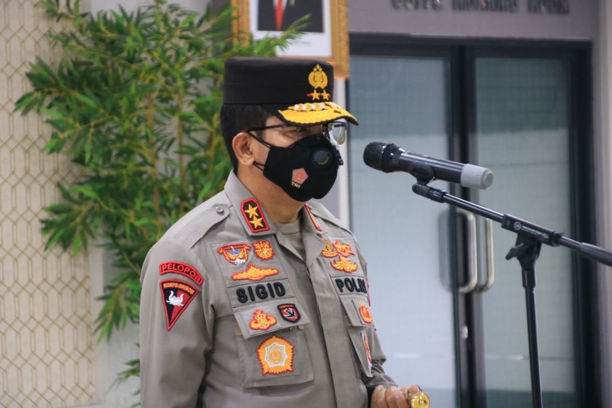 Kapolda Kalbar rotasi sejumlah perwira menengah dan perwira pertama