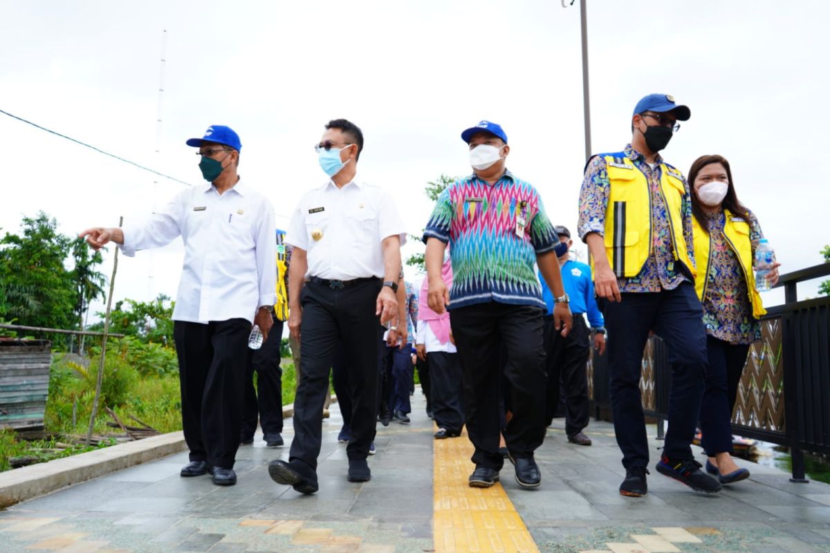 Wali Kota Pontianak resmikan Taman Teras Parit Nanas