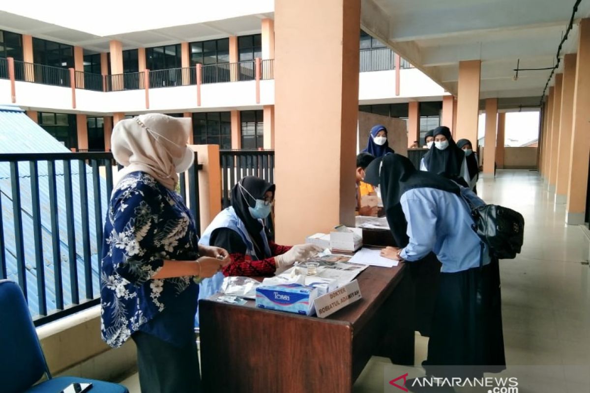 BNN Sultra tes urine 712 mahasiswa baru Universitas Mandala Waluya