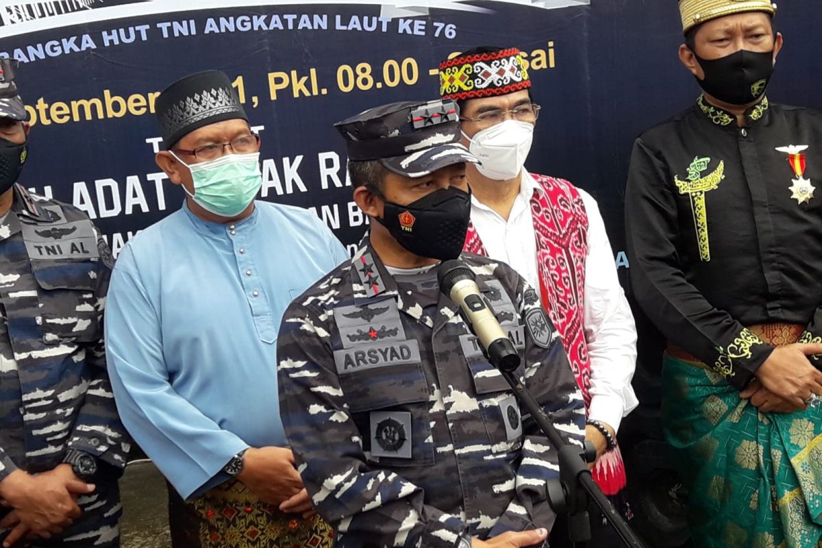 Pangkoarmada I tinjau serbuan vaksin di Rumah Radangk Pontianak