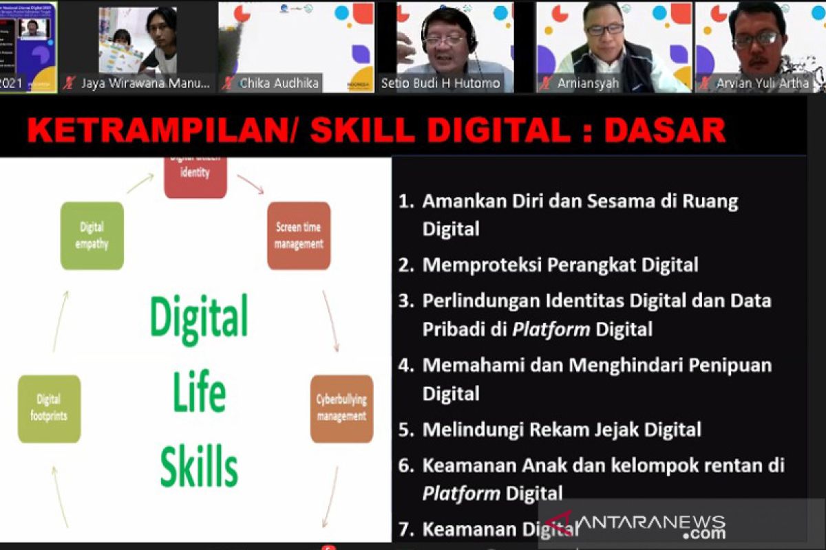 Masyarakat harus semakin bertanggungjawab dan terampil di era digital