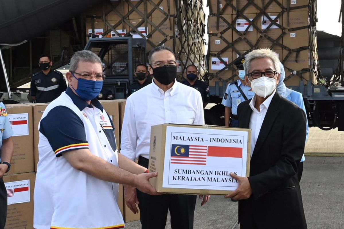 Malaysia sumbang peralatan dan obat-obatan COVID-19 kepada Indonesia